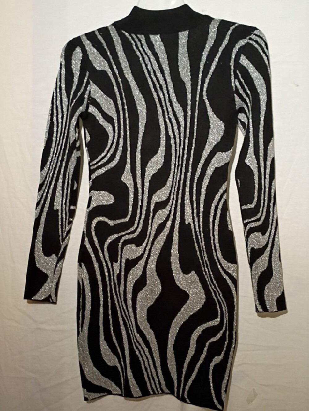 Metallic Bodycon Turtleneck Sweater Dress, Black, Silver, Derek Heart, 6 NWOT - Picture 8 of 12